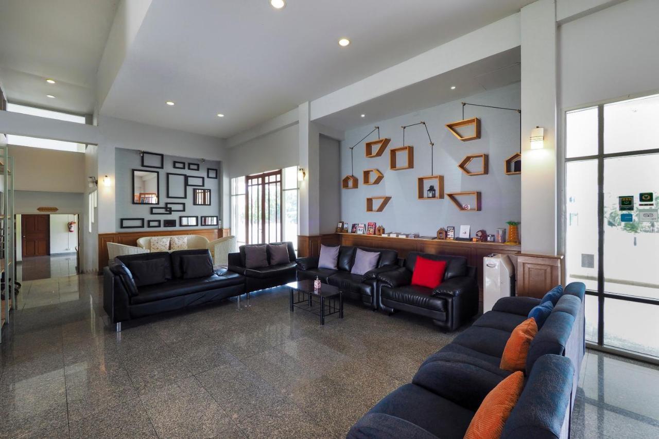 צ'יאנג ריי Oyo 859 Golden Land Hotel מראה חיצוני תמונה