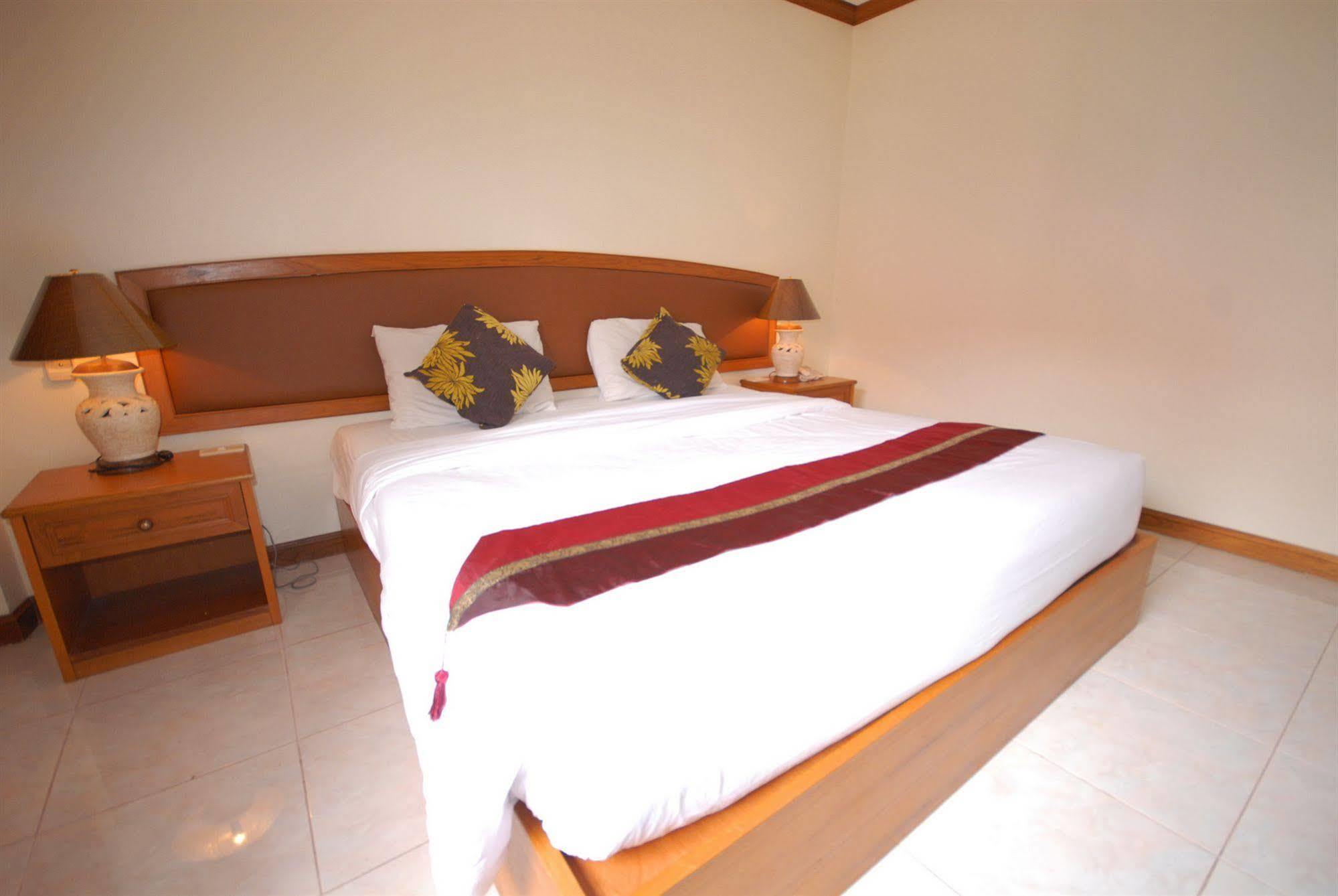 צ'יאנג ריי Oyo 859 Golden Land Hotel מראה חיצוני תמונה