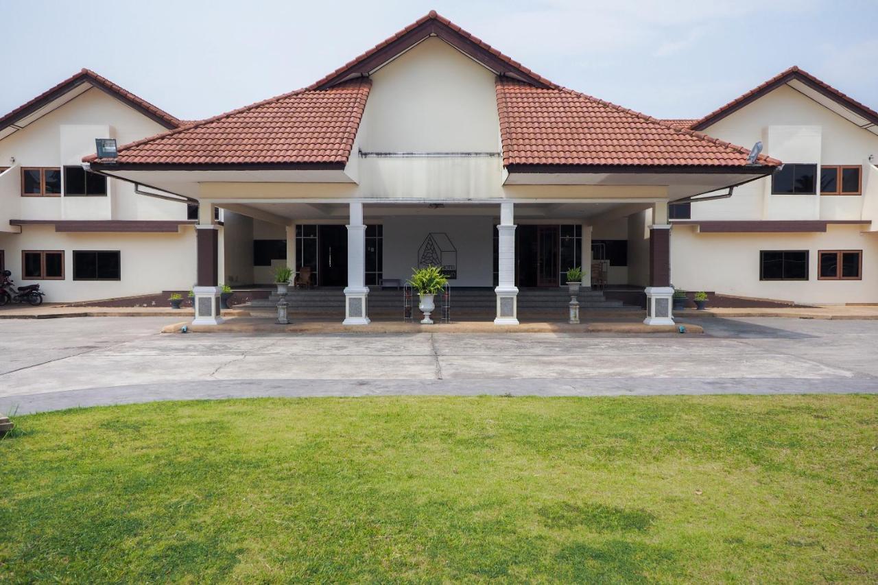 צ'יאנג ריי Oyo 859 Golden Land Hotel מראה חיצוני תמונה