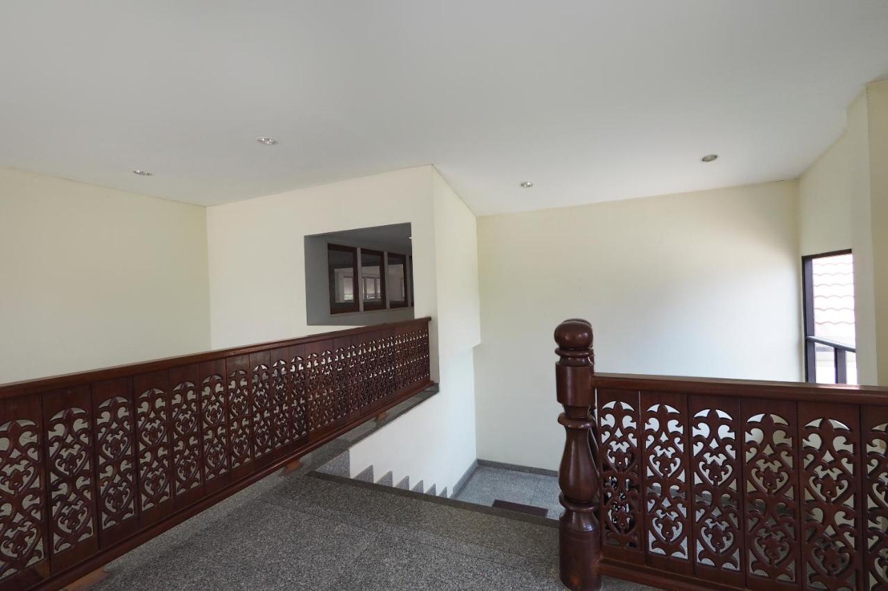 צ'יאנג ריי Oyo 859 Golden Land Hotel מראה חיצוני תמונה